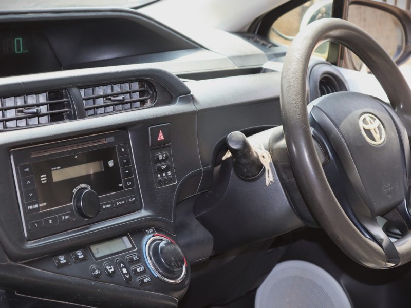 🚗 2012 Toyota Aqua – White | Affordable Hybrid Hatchback for Sale in Nairobi, Kenya
