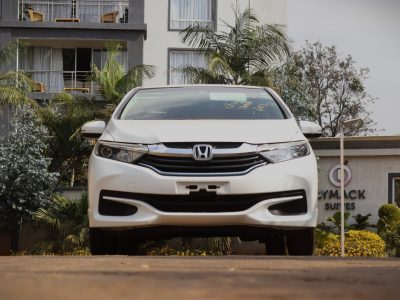 🚗 2018 Honda Fit Shuttle Hybrid – Elegant White, Stylish, Spacious, and Fuel-Efficient Wagon for Sale in Nairobi, Kenya