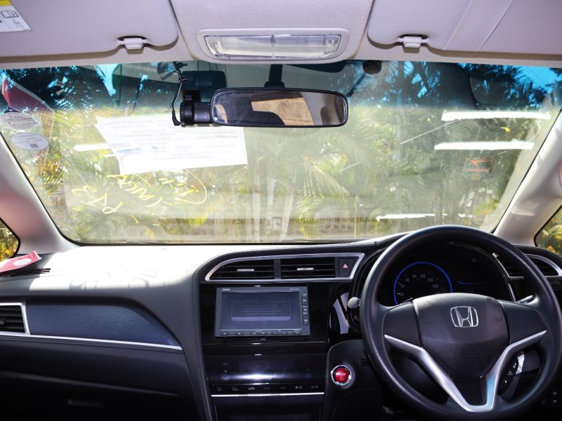 🚗 2018 Honda Fit Shuttle Hybrid – Elegant White, Stylish, Spacious, and Fuel-Efficient Wagon for Sale in Nairobi, Kenya