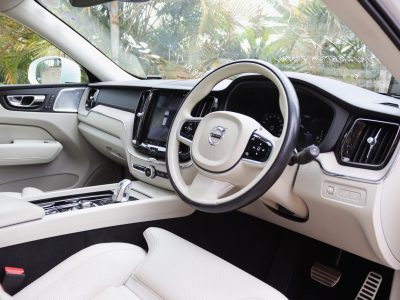 🚘 2018 Volvo XC60 T8 – White | Luxury Plug-In Hybrid SUV for Sale in Nairobi, Kenya