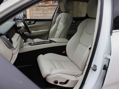 🚘 2018 Volvo XC60 T8 – White | Luxury Plug-In Hybrid SUV for Sale in Nairobi, Kenya