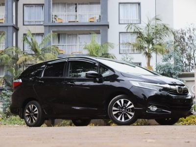 🚗 2018 Honda Fit Shuttle Hybrid – Black | Spacious, Fuel-Efficient Wagon for Sale in Nairobi, Kenya