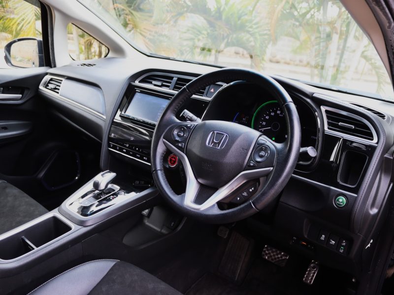 🚗 2018 Honda Fit Shuttle Hybrid – Black | Spacious, Fuel-Efficient Wagon for Sale in Nairobi, Kenya