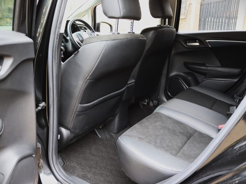 🚗 2018 Honda Fit Shuttle Hybrid – Black | Spacious, Fuel-Efficient Wagon for Sale in Nairobi, Kenya