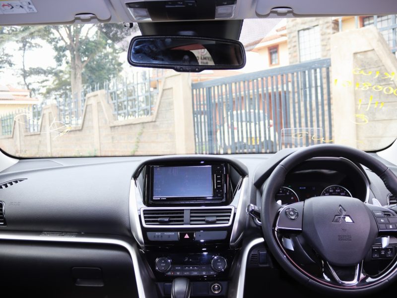 🚙 2018 Mitsubishi Eclipse Cross – White | Stylish, Sporty & Efficient SUV for Sale in Nairobi, Kenya