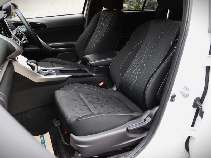 🚙 2018 Mitsubishi Eclipse Cross – White | Stylish, Sporty & Efficient SUV for Sale in Nairobi, Kenya