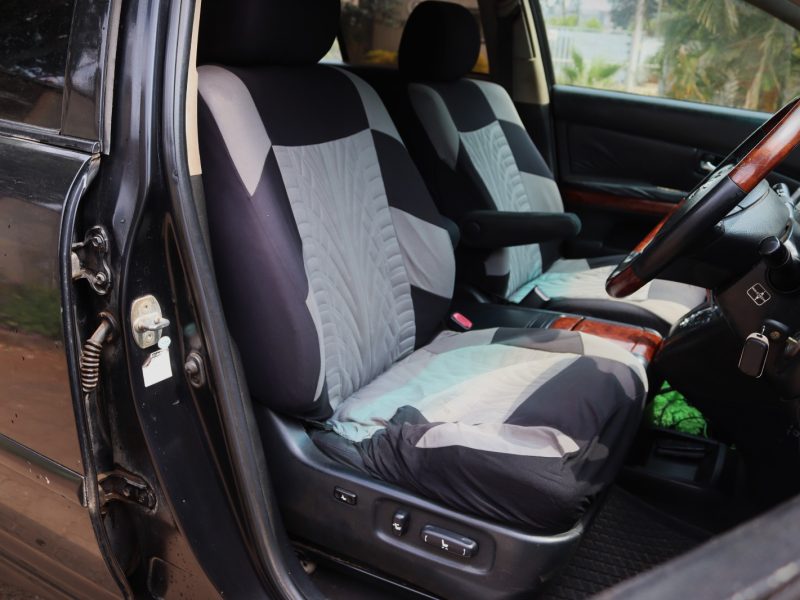 Toyota Harrier – Year 2008 – Timeless Luxury & Reliability 🚗✨