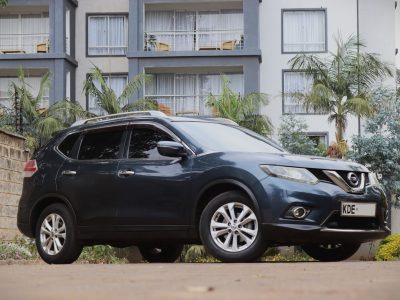 🚙 Nissan X-Trail 2015 – Green – Adventure Meets Comfort 🌿