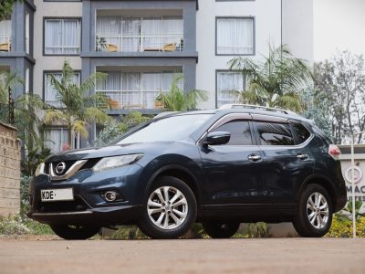 🚙 Nissan X-Trail 2015 – Green – Adventure Meets Comfort 🌿