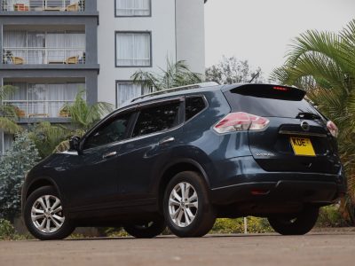 🚙 Nissan X-Trail 2015 – Green – Adventure Meets Comfort 🌿