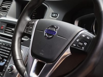 🚘 2018 Volvo V60 D4 White – Scandinavian Elegance on Wheels