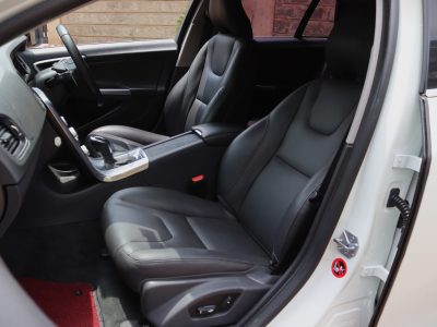 🚘 2018 Volvo V60 D4 White – Scandinavian Elegance on Wheels