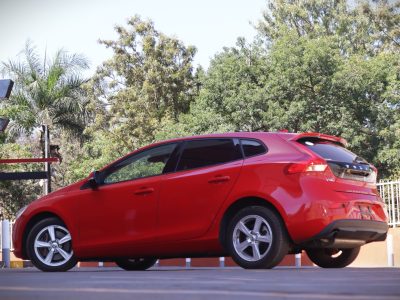 🔥 Sleek 2017 Volvo V40 T3 – Red Hot Hatchback with Power & Style 🚗❤️