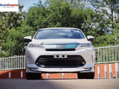 🚙 Elegant White Toyota Harrier 2017 – Luxury Meets Reliability