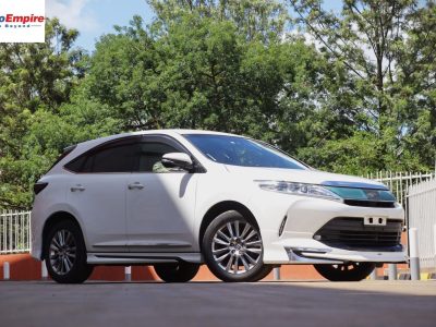 🚙 Elegant White Toyota Harrier 2017 – Luxury Meets Reliability