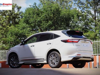 🚙 Elegant White Toyota Harrier 2017 – Luxury Meets Reliability
