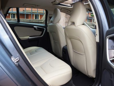 🚙 2018 Volvo V60 Cross Country – Adventure Meets Luxury 🌍