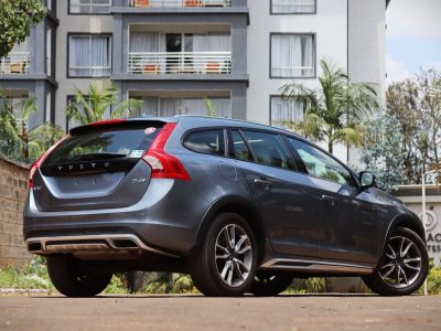 🚙 2018 Volvo V60 Cross Country – Adventure Meets Luxury 🌍