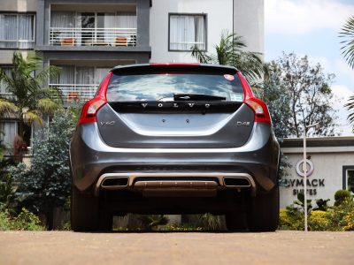 🚙 2018 Volvo V60 Cross Country – Adventure Meets Luxury 🌍