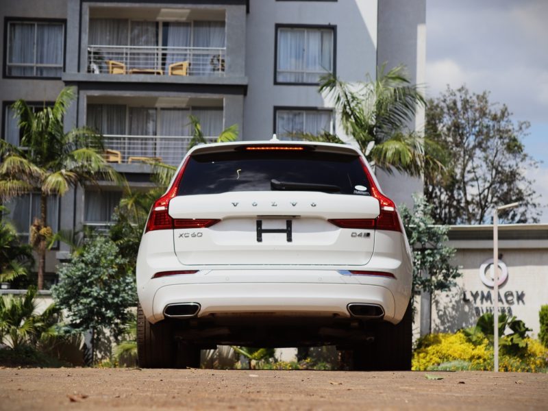 ✨ 2018 Volvo XC60 Inscription D4 – White Elegance with a Sunroof 🌅