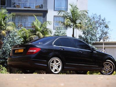 🖤 2014 Mercedes-Benz C200 – Black Luxury Sedan with 2000CC Engine 🚘✨