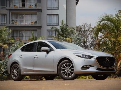 🚘 2018 Mazda Axela – The Stylish & Efficient Compact Sedan 🌟