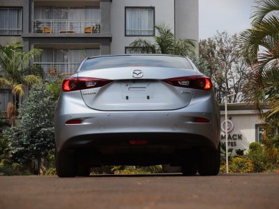 🚘 2018 Mazda Axela – The Stylish & Efficient Compact Sedan 🌟