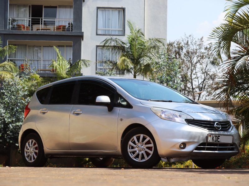 🌟 2014 Nissan Note Silver – 1300CC Petrol | Compact & Reliable Hatchback 🚘💨