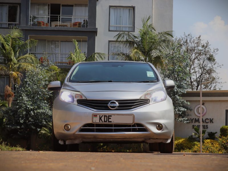 🌟 2014 Nissan Note Silver – 1300CC Petrol | Compact & Reliable Hatchback 🚘💨