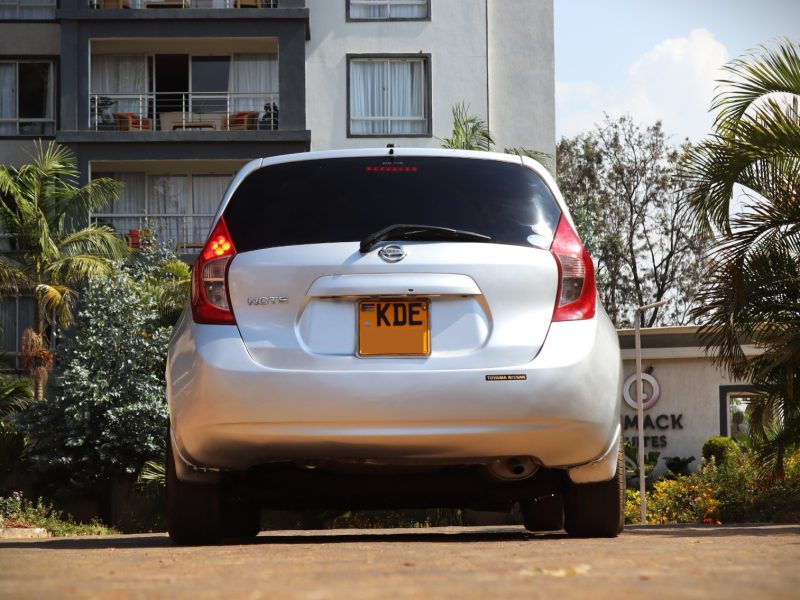 🌟 2014 Nissan Note Silver – 1300CC Petrol | Compact & Reliable Hatchback 🚘💨