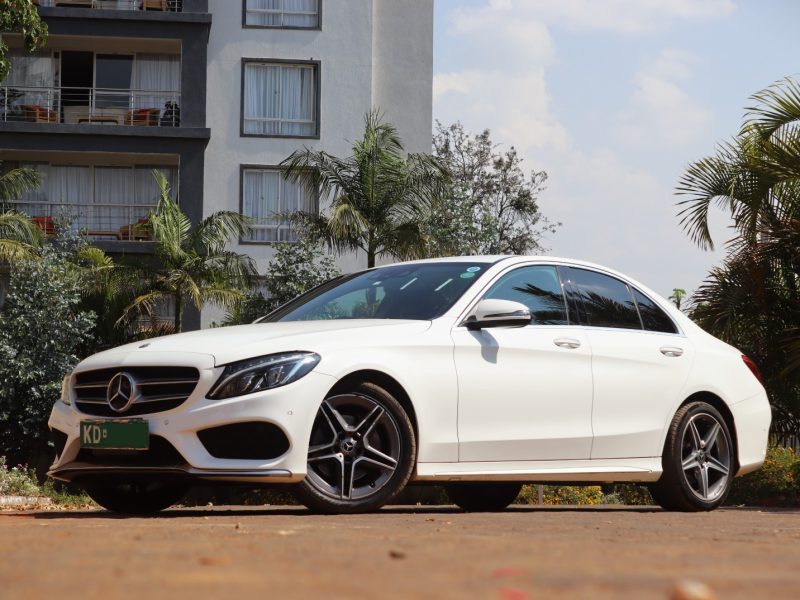 🌟 2018 Mercedes-Benz C220d White – Luxury Diesel Sedan in Nairobi 🚘✨