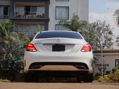 🌟 2018 Mercedes-Benz C220d White – Luxury Diesel Sedan in Nairobi 🚘✨