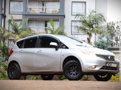 🚗 2013 Nissan Note Silver – Reliable 1300CC Petrol Hatchback in Nairobi 🌟
