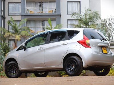 🚗 2013 Nissan Note Silver – Reliable 1300CC Petrol Hatchback in Nairobi 🌟