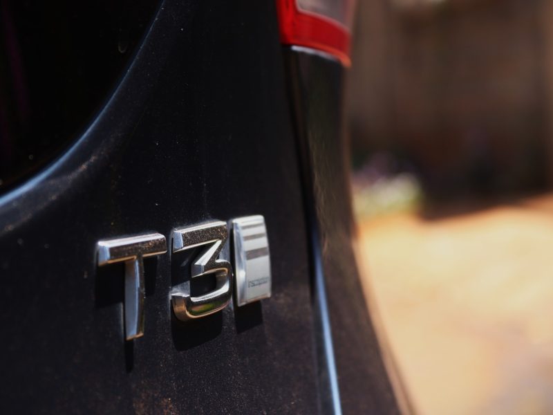 2018 Volvo V40 T3 Blue – Premium Hatchback with Scandinavian Style & Performance