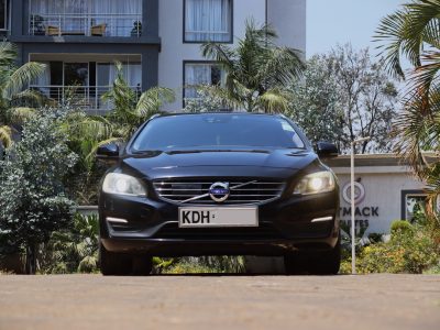 2014 Volvo V60 T4 Black – Scandinavian Luxury in a Sleek Estate