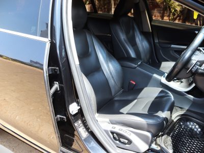 2014 Volvo V60 T4 Black – Scandinavian Luxury in a Sleek Estate