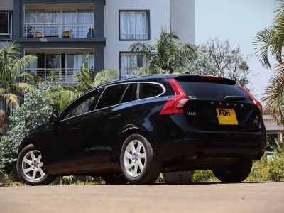2014 Volvo V60 T4 Black – Scandinavian Luxury in a Sleek Estate