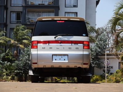 🚐 2017 Mitsubishi Delica – White | Diesel/Petrol