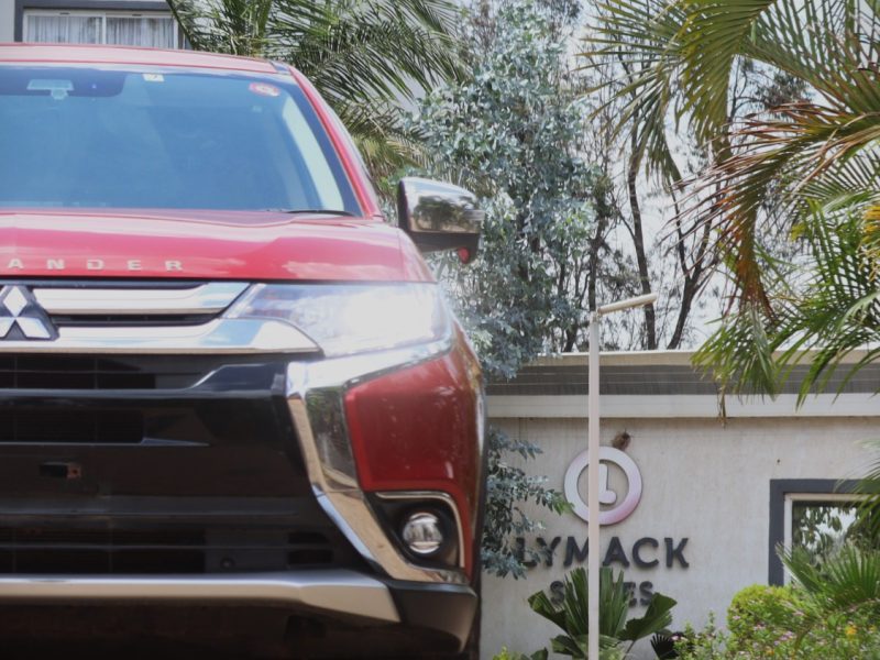 🚘 2017 Mitsubishi Outlander | The Perfect Blend of Power, Comfort & Versatility