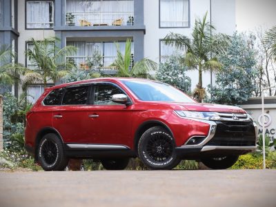🚘 2017 Mitsubishi Outlander | The Perfect Blend of Power, Comfort & Versatility