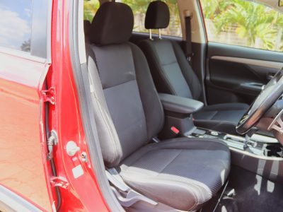 🚘 2017 Mitsubishi Outlander | The Perfect Blend of Power, Comfort & Versatility