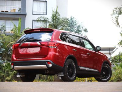 🚘 2017 Mitsubishi Outlander | The Perfect Blend of Power, Comfort & Versatility