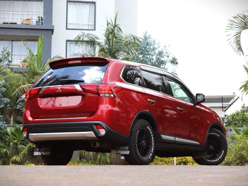 🚘 2017 Mitsubishi Outlander | The Perfect Blend of Power, Comfort & Versatility