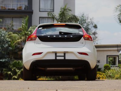 ⚪ 2018 Volvo V40 T3 – White | Compact Luxury Hatchback Redefined