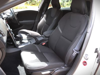 ⚪ 2018 Volvo V40 T3 – White | Compact Luxury Hatchback Redefined