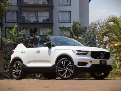 🔥 VOLVO XC40 R-DESIGN T5 2018 – White Elegance, Bold Power! 🤍🚗