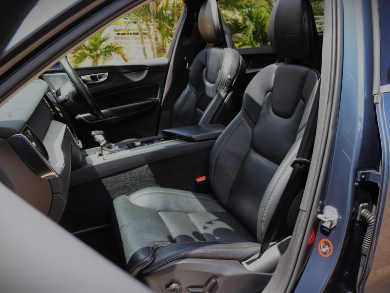 💎 2018 VOLVO XC60 D4 INSCRIPTION — ELEGANT BLUE MASTERPIECE 💙✨