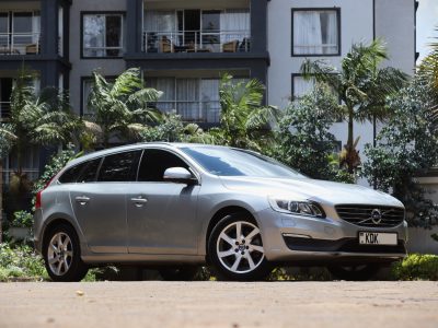 🚗 2015 VOLVO V60 T4 SILVER | SCANDINAVIAN ELEGANCE MEETS SPORTY PERFORMANCE ✨
