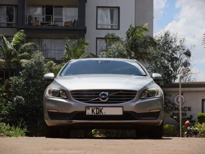 🚗 2015 VOLVO V60 T4 SILVER | SCANDINAVIAN ELEGANCE MEETS SPORTY PERFORMANCE ✨